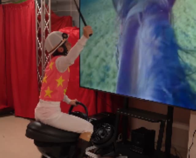 JRA騎手 高田潤、ジョッキーカメラVR体験に「大迫力の画面でリアルな臨場感」と大興奮