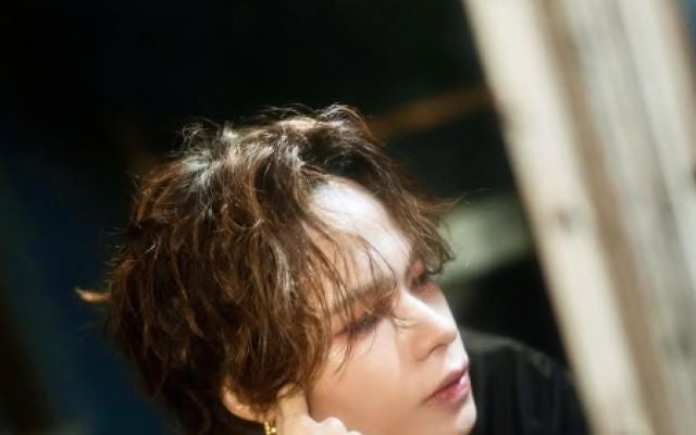 思わず見とれる美しさ！上田竜也が最新ショットをファンに公開