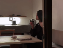 藤井夏恋、宿での贅沢なひとときをシェア！ファンからおしゃれなライフスタイルに称賛！