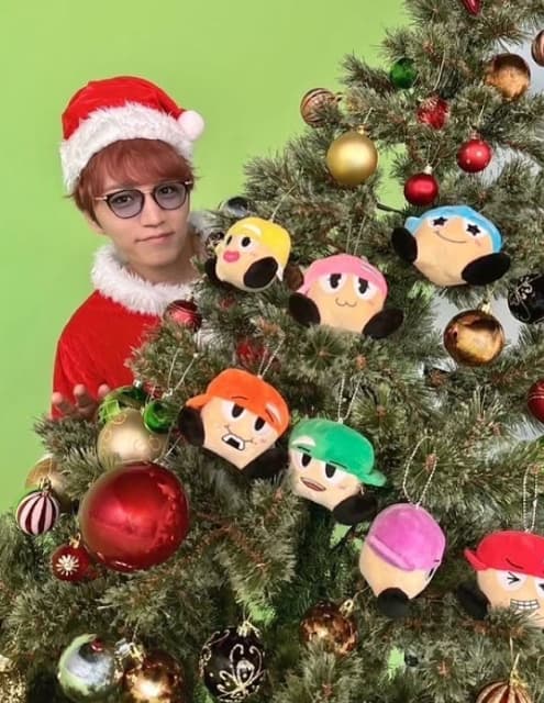 WEST. 神山智洋 サンタコスを披露！可愛いと話題に！