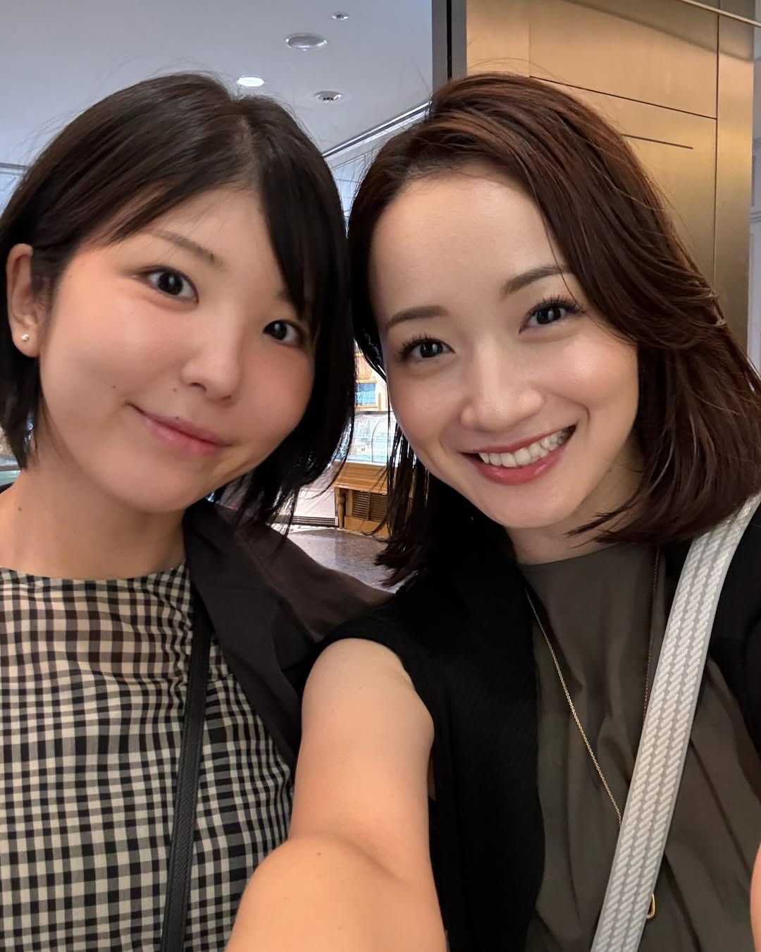 「ママになって、より愛が溢れる女性になってた！」フリーアナウンサー・松原江里佳、ヘアメイク担当のあの方とツーショット！