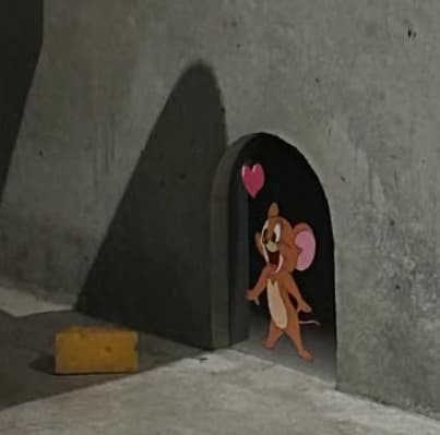 「津田さんに似てませんか？」ダイアン・津田篤宏、部屋の一角で可愛いアニメキャラクターを発見！