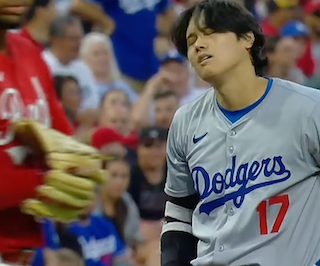 大谷翔平 三塁打記録もハムストリングを負傷か