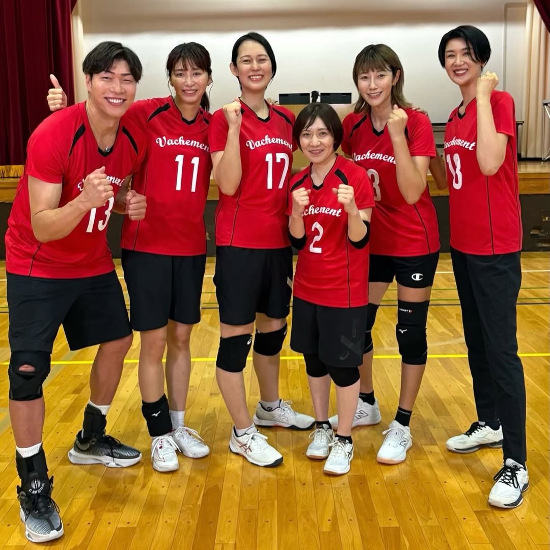 バレーボール界レジェンドが大集合！豪華すぎる集合ショットでネーションズリーグに向けてアイドリング