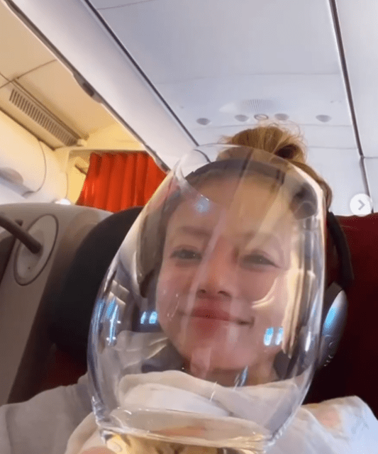 「誰でも小顔に⁉」モデル・あびる優のお茶目すぎる