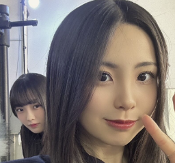 山﨑愛生、櫻井梨央の誕生日をお祝い！仲良しショットにファン歓喜