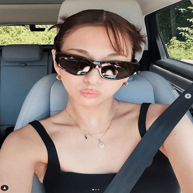 人気モデル「西内まりや」髪色にオレンジをオン！車内フォトにファン「天使？妖精？」と絶賛