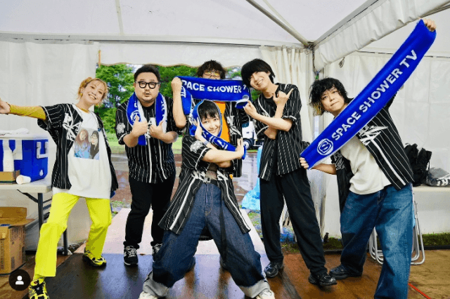 「妹感かわよすぎる」ラランド・サーヤが礼賛メンバーと集合写真でわちゃわちゃ！