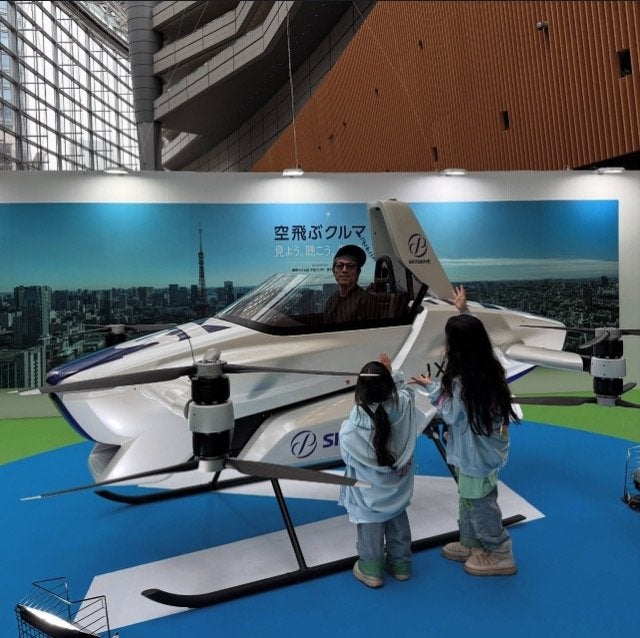 田村淳、「空飛ぶ車」に感動し娘たちに熱いメッセージ　「まずは触れて、自分の人生に必要か判断して」