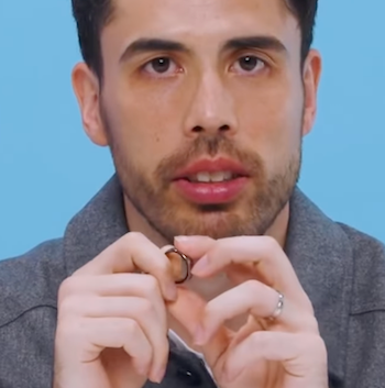 有名スポーツ選手が紹介する決算機能付き指輪とは