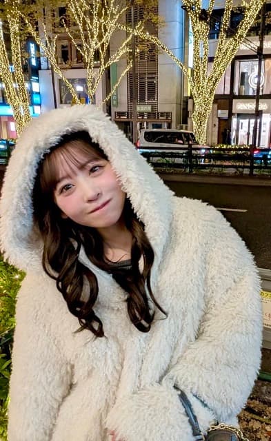 「イルミより輝いてる！」FRUITS ZIPPER 櫻井優衣のキラキラもこもこショットが素敵すぎると話題に