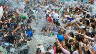 水掛けバトル＆フェスイベント「ウォーターウォーズ 2016 TOKYO」開催