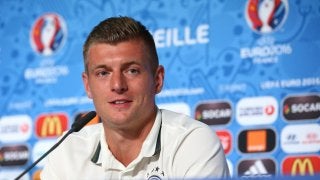 サッカードイツ代表、フランス代表が相手でも恐れず