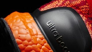 アディダス「ウルトラブースト アンケージド」限定モデル登場