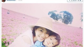 潮田玲子、マザー牧場に小旅行「ピンクのお花畑」
