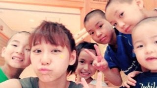 西内まりや、密着取材した大家族とのプライベート写真公開