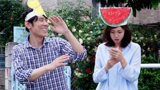 松嶋菜々子、小山家の家族写真でかぶりもの披露