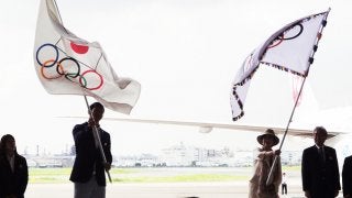 1920年ベルギー大会から続く五輪旗、小池都知事の手で再び東京へ［フォトレポート］