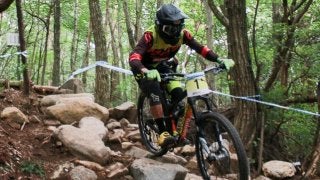 MTBダウンヒルコースの作り方…井本はじめに聞くコースセットの裏側