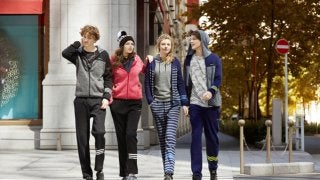 アディダス ネオ、新たなカラバリでニットフリースシリーズを展開