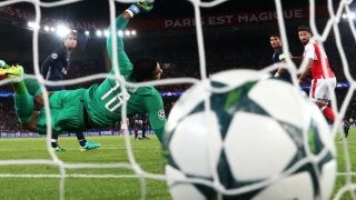 カバーニが2得点、エースの活躍でパリSGは逆転勝利