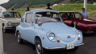 懐かしいスバル 360 に試乗！---高度成長期に家族の足となった理由がわかった