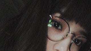 川口春奈の丸眼鏡姿にファン歓喜「眼鏡女子可愛い」