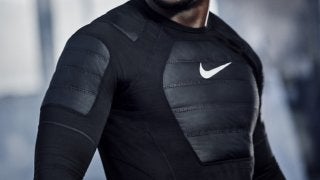 ナイキ、寒い日のトレーニングを快適にするトップス＆パンツ