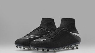 ナイキ、ブラックアッパーが特徴の「テック クラフト コレクション」発売