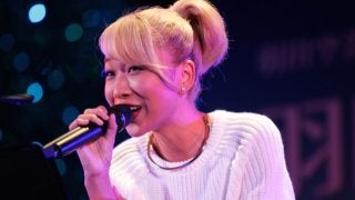 青山テルマ、クリスマス気分でドキドキ「羽田空港めちゃくちゃスキ」