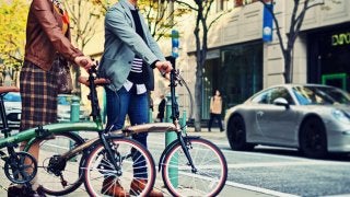 クルマに乗せやすい折りたたみ自転車「250 プロムナード」