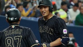 ムード変えた侍ジャパン鈴木、「神ってる」逆転3ランに「上手く打てた」