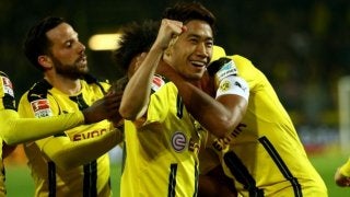 長友佑都、香川真司の今季初得点に賛辞「うまくいかず苦しんでる人も前を向いて進んでほしい」