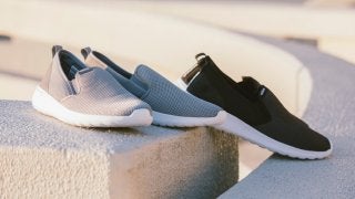 アディダス ネオ、おしゃれでスマートなスリッポンスニーカー発売