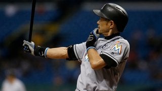 イチロー一塁手タッチかいくぐる忍者走塁　塁審セーフもビデオ判定で覆る