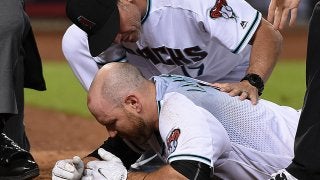 Dバックス捕手、衝撃的な顔面死球…鼻骨折＆歯を数本折るも「出場する」