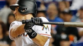 マーリンズ球場オープン7年目で初の珍事…ファウル直撃で“無敵”水槽破壊