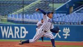 立正大・鈴木友也が専修大のドラフト候補右腕・高橋礼に投げ勝ち昇格王手【東都大学野球入替戦】