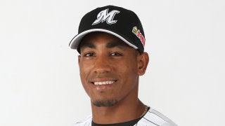 打率.327の活躍　「走り打ち」だけじゃない、ロッテの1番・サントスの挑戦