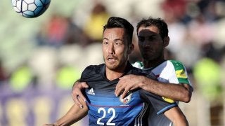 吉田麻也、楢崎正剛ら名古屋グランパス時代の先輩に再会…小塚崇彦との2ショットも「久しぶり！」