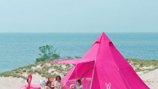 鮮やかなピンクのワンポールテントとタープ発売…ドッペルギャンガーアウトドア
