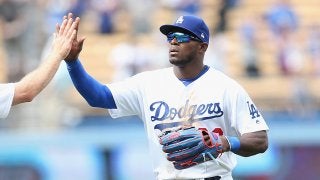 レーザー？　ロケット？　右翼→三塁へ、ド軍プイグが今季“自己最速”送球