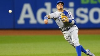 痛烈打球に豪快ダイブ、名手が「極上守備」　ヒット“損“したハーパーは憮然