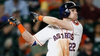 あわや顔面直撃の弾丸ライナー、走者が「マトリックスの動き」で間一髪回避!?