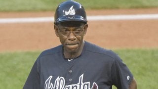 元レンジャーズ監督、ワシントン氏が三塁コーチとして現場に残り続ける理由