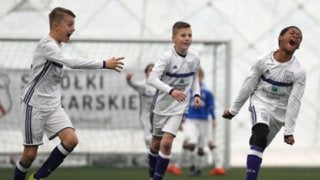 欧州派遣Ｊコーチに聞く「日本人選手が10代後半で伸びなくなる理由」