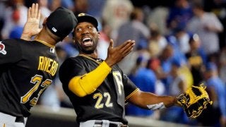 【MLB】MVP外野手、自らビックリの美技!?　地面スレスレでダイビングキャッチ