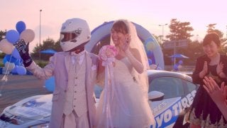 【動画】CG一切なし！美人すぎる一輪車世界チャンピオンとドリフト世界最高速ギネス記録保持者による「ドリフト結婚式」がすごい