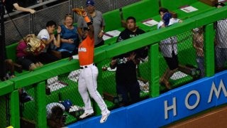 【MLB】イチローの同僚オズナ、フェンス“よじ登り”キャッチで「本塁打を強奪」