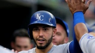 ホズマーが自身初の満塁弾、ロイヤルズが8連勝でインディアンスを猛追